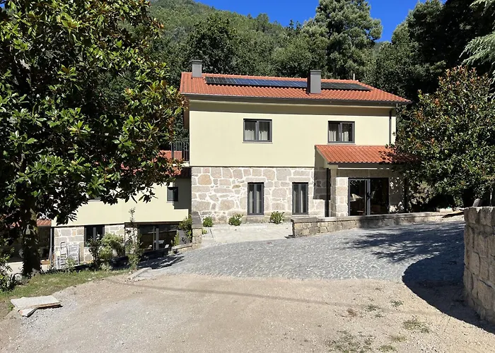 Quinta Varcandas 3 By Casas *